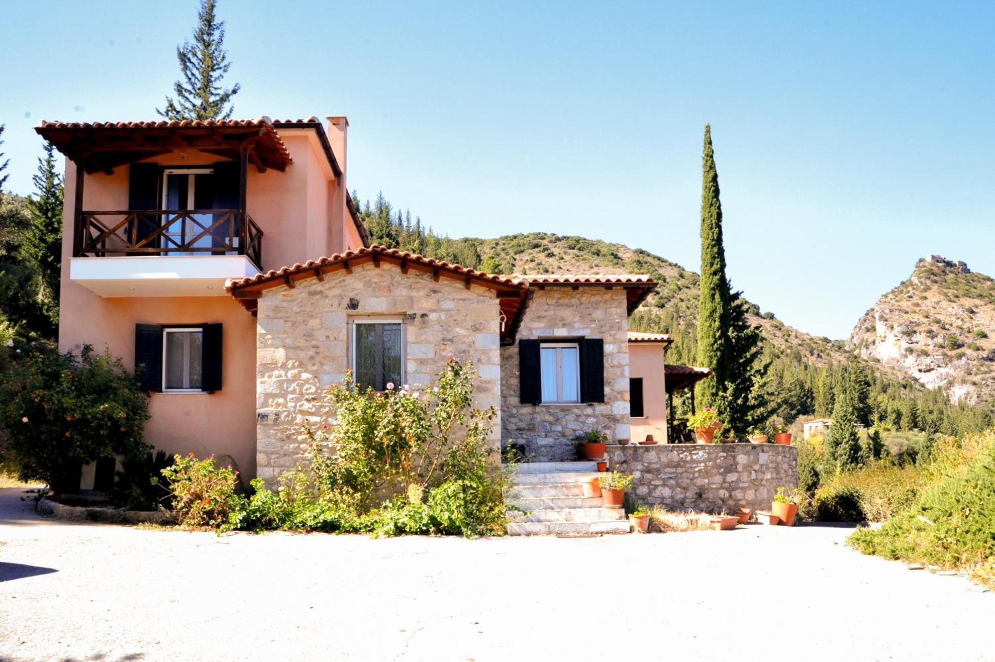 Ferienwohnung Elegant Stone Mansion In Historic Mystras Exterior foto